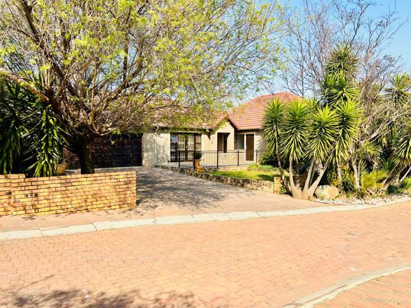 To Let 4 Bedroom Property for Rent in Greenstone Hill Gauteng