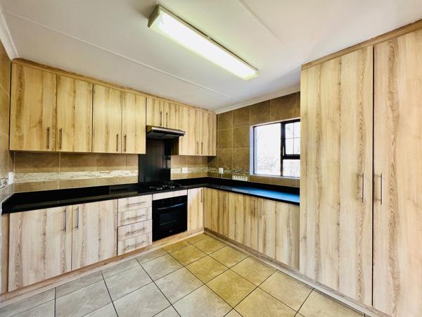 To Let 4 Bedroom Property for Rent in Greenstone Hill Gauteng