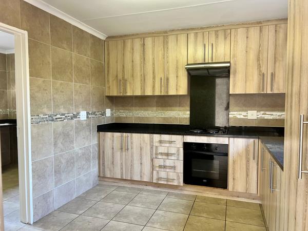 To Let 4 Bedroom Property for Rent in Greenstone Hill Gauteng