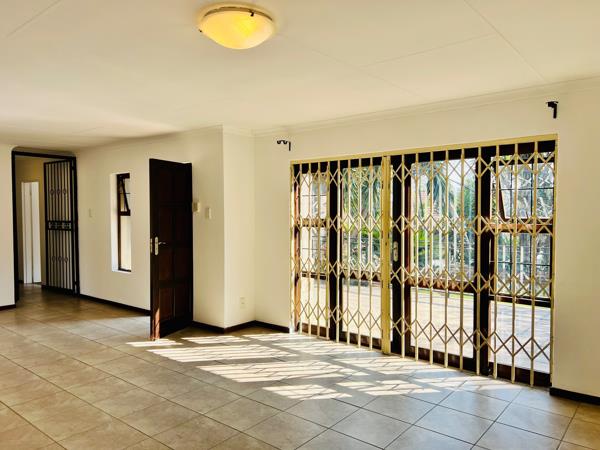 To Let 4 Bedroom Property for Rent in Greenstone Hill Gauteng