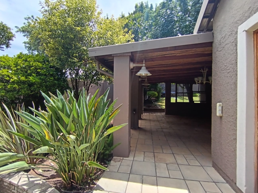 To Let 4 Bedroom Property for Rent in Parkmore Gauteng
