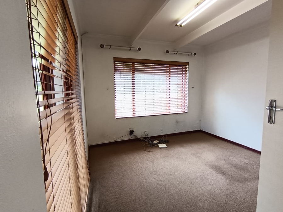 To Let 4 Bedroom Property for Rent in Parkmore Gauteng