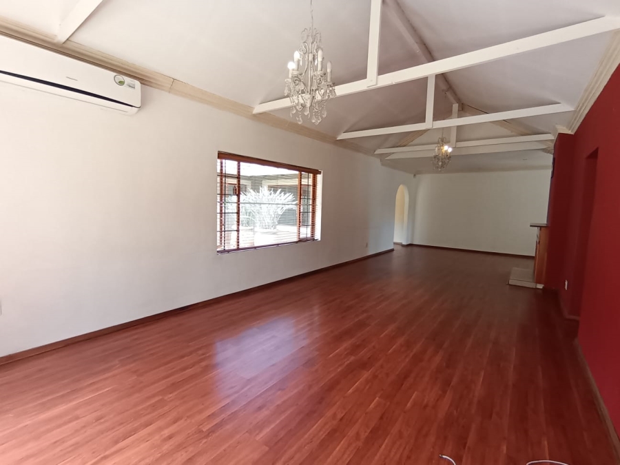 To Let 4 Bedroom Property for Rent in Parkmore Gauteng