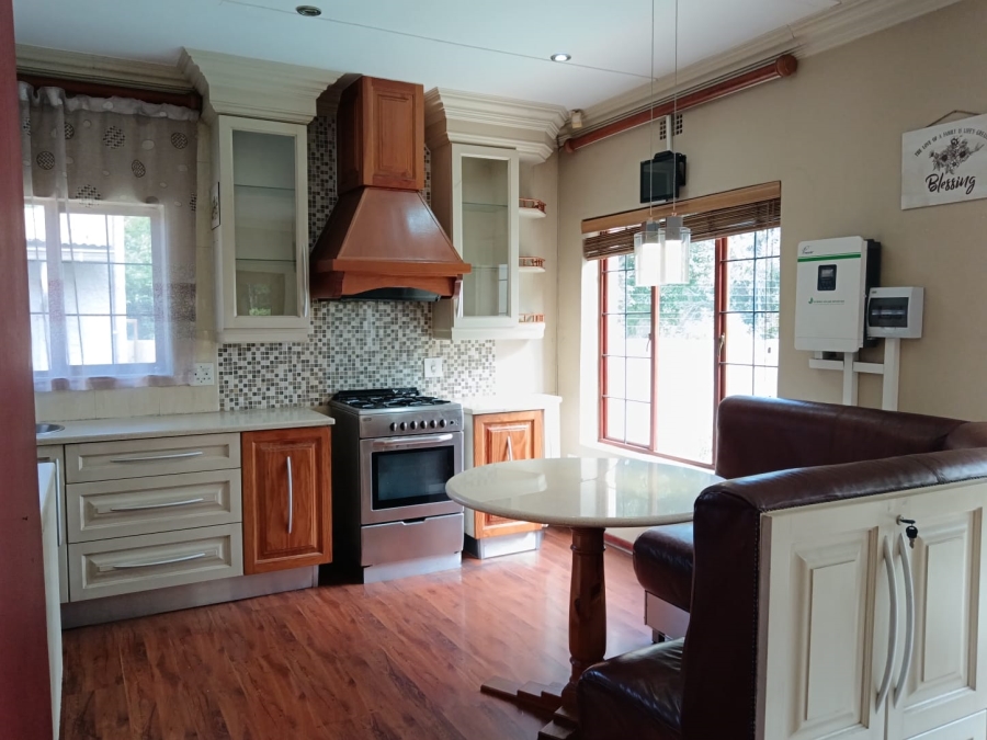 To Let 4 Bedroom Property for Rent in Parkmore Gauteng