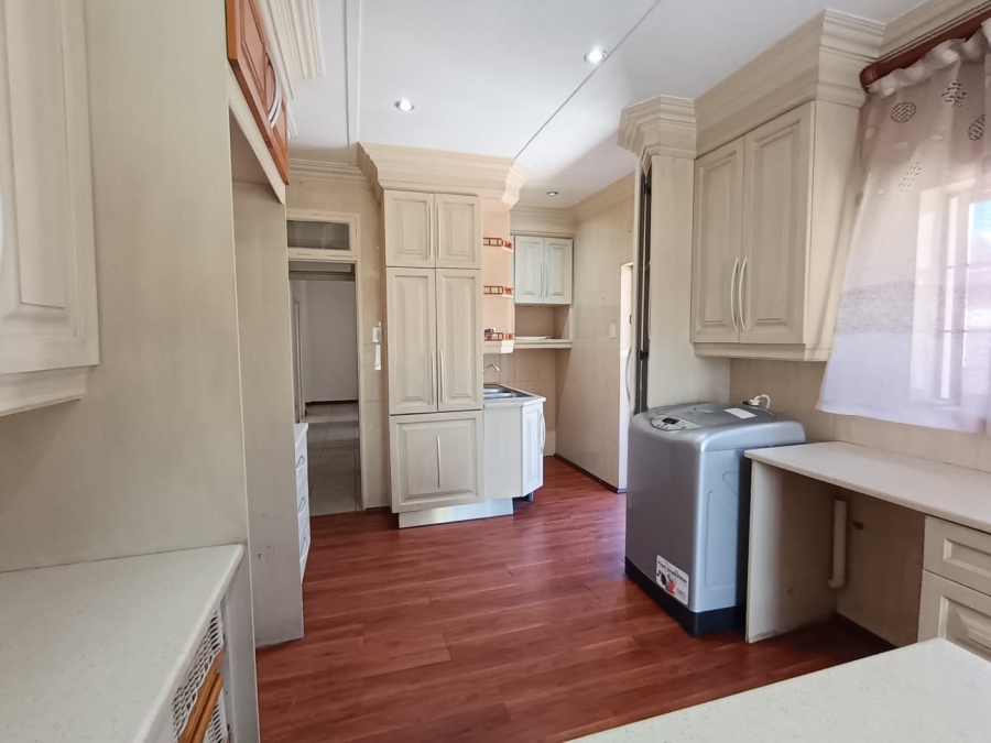 To Let 4 Bedroom Property for Rent in Parkmore Gauteng