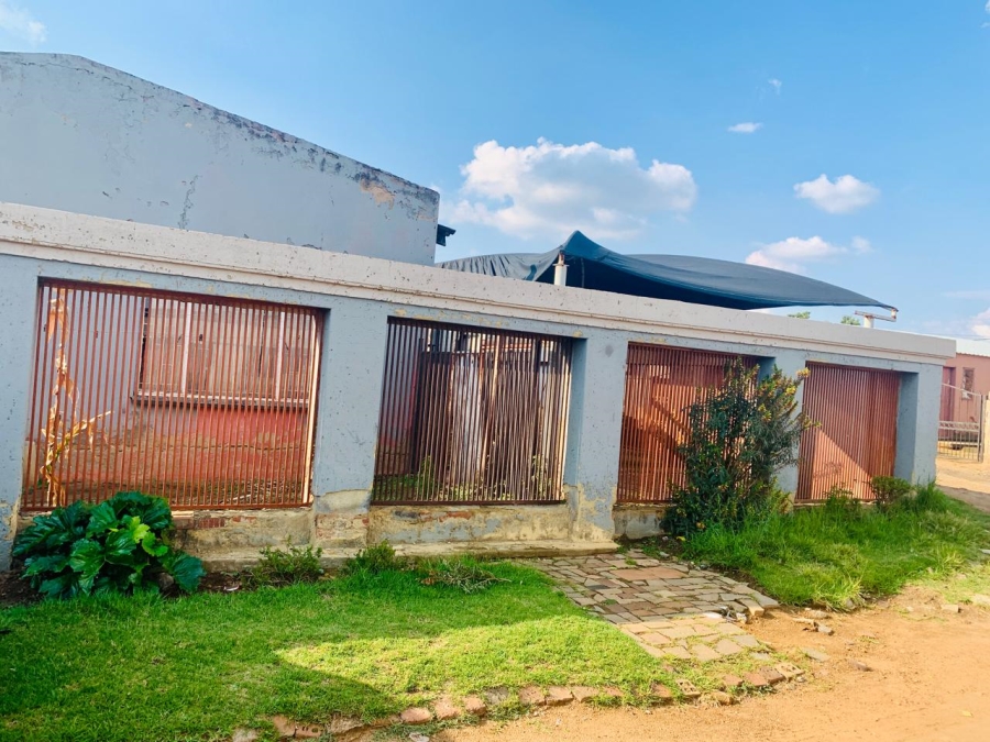2 Bedroom Property for Sale in Daveyton Gauteng