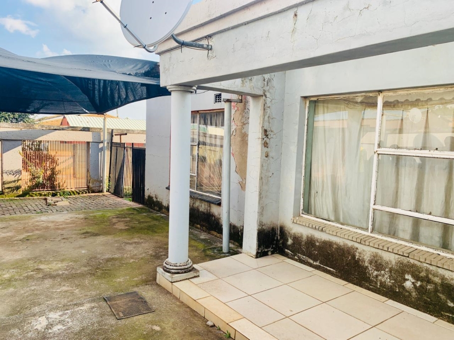 2 Bedroom Property for Sale in Daveyton Gauteng