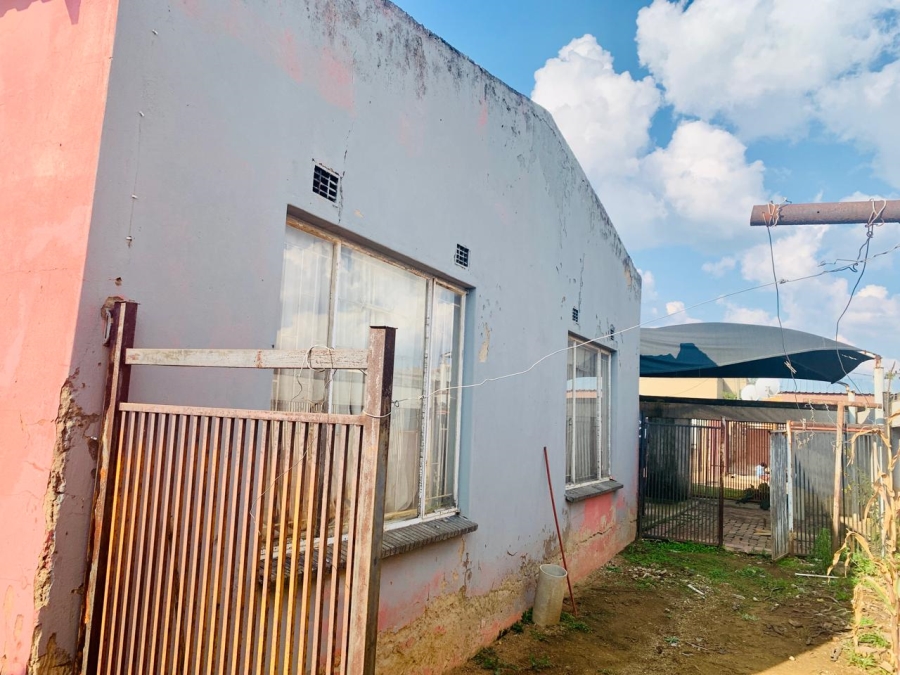 2 Bedroom Property for Sale in Daveyton Gauteng