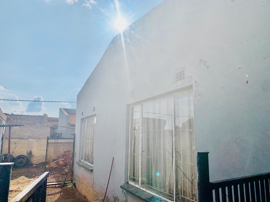 2 Bedroom Property for Sale in Daveyton Gauteng