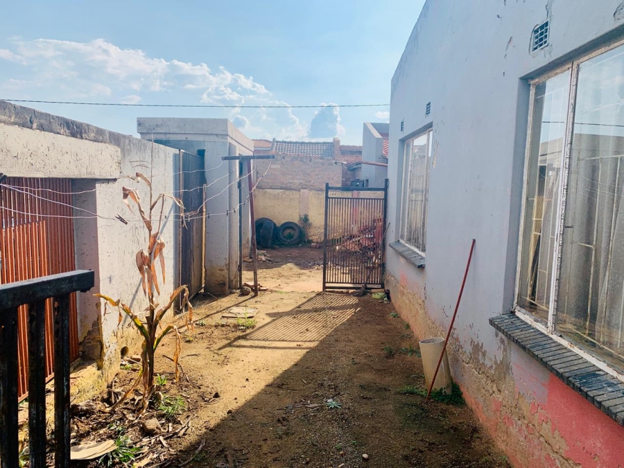 2 Bedroom Property for Sale in Daveyton Gauteng