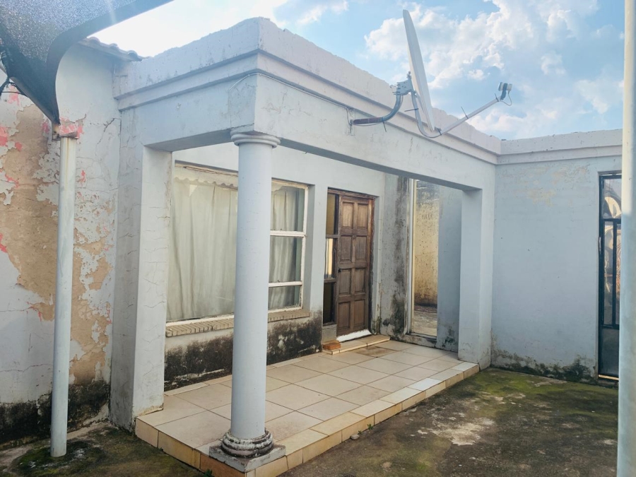 2 Bedroom Property for Sale in Daveyton Gauteng