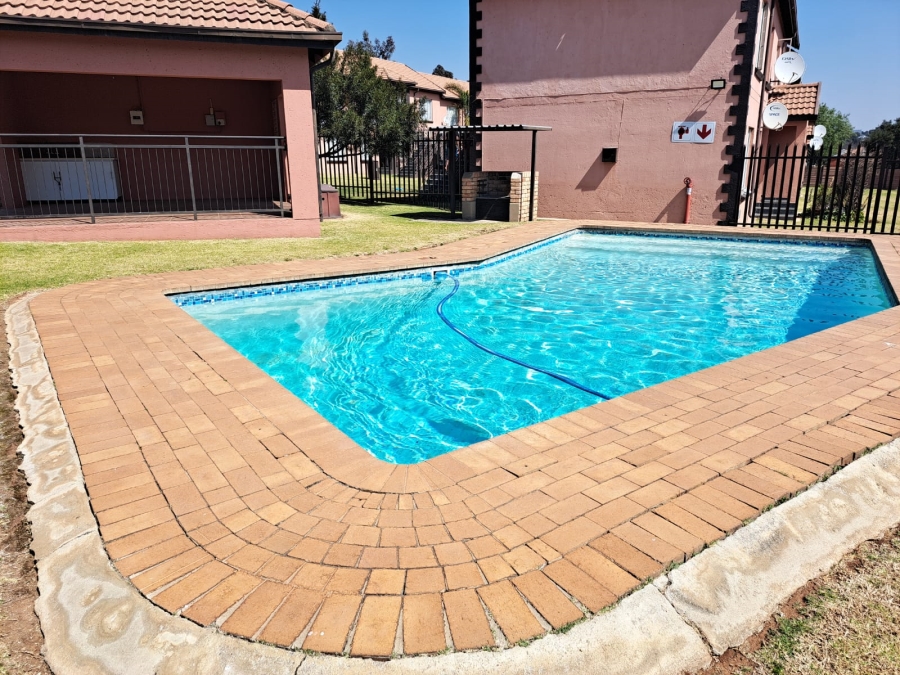 2 Bedroom Property for Sale in Terenure Gauteng