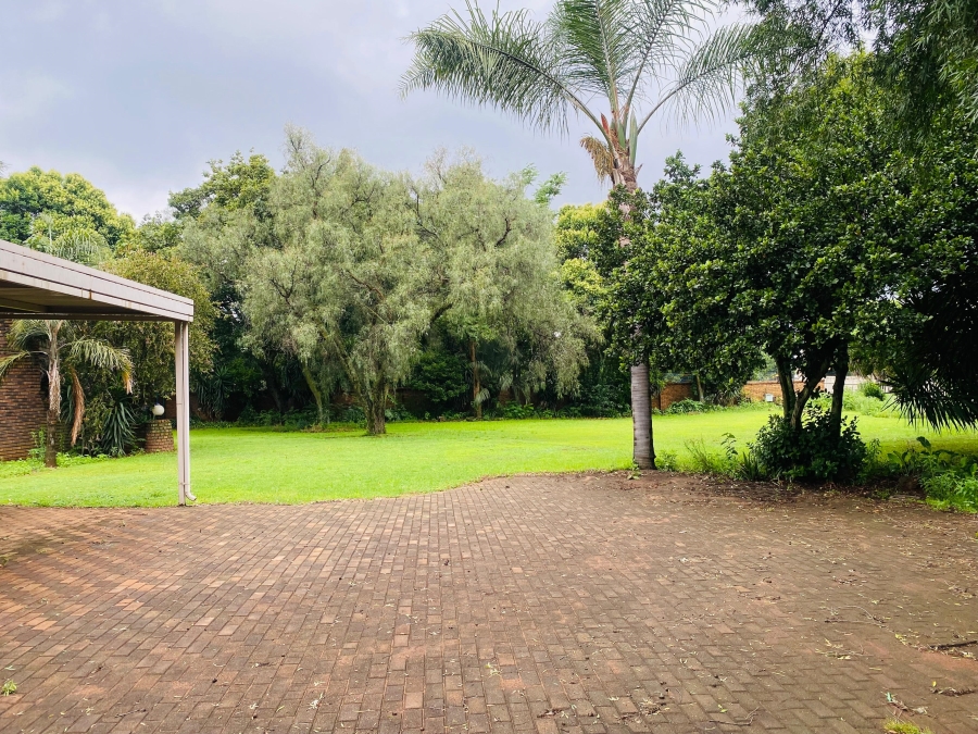 8 Bedroom Property for Sale in Bredell Gauteng