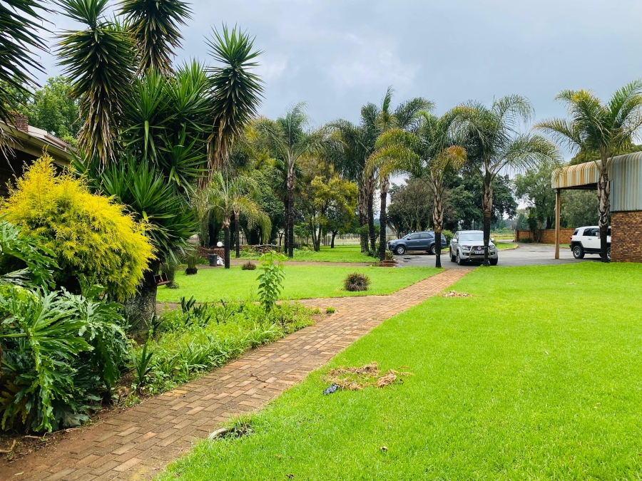 8 Bedroom Property for Sale in Bredell Gauteng
