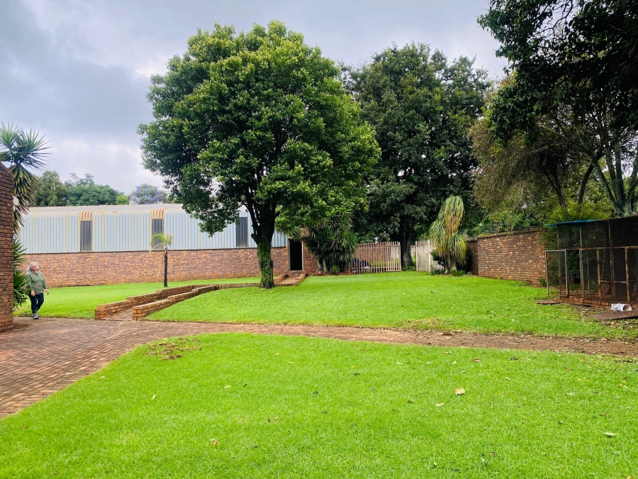 8 Bedroom Property for Sale in Bredell Gauteng