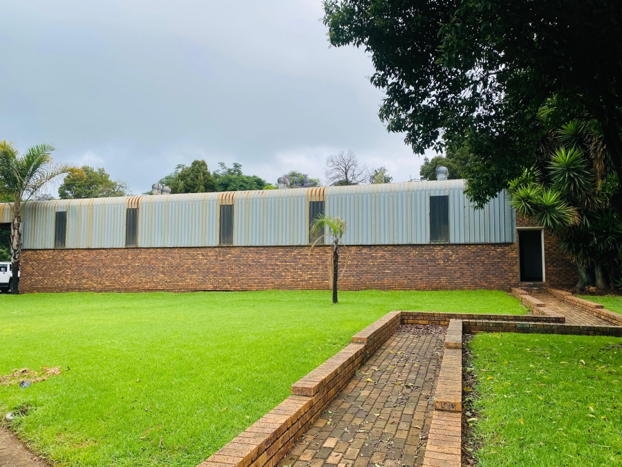 8 Bedroom Property for Sale in Bredell Gauteng
