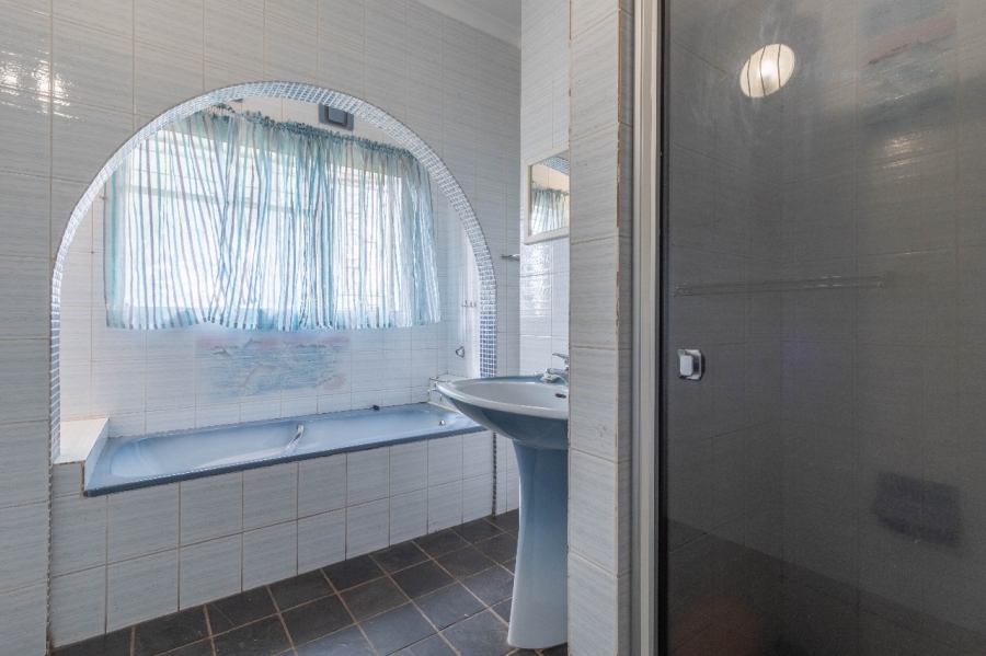 8 Bedroom Property for Sale in Bredell Gauteng