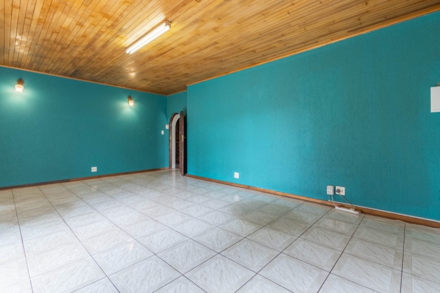 8 Bedroom Property for Sale in Bredell Gauteng
