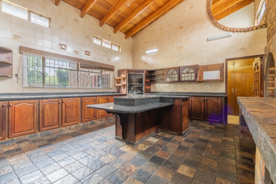 8 Bedroom Property for Sale in Bredell Gauteng