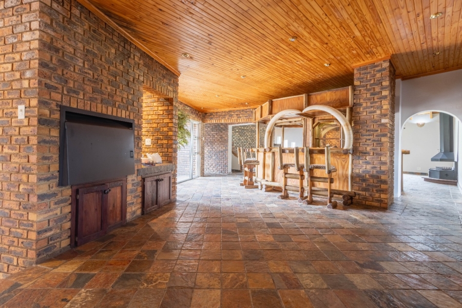 8 Bedroom Property for Sale in Bredell Gauteng