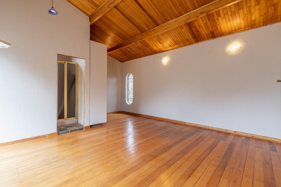 8 Bedroom Property for Sale in Bredell Gauteng