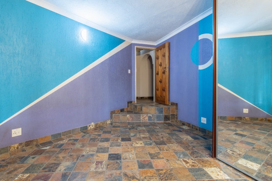 8 Bedroom Property for Sale in Bredell Gauteng