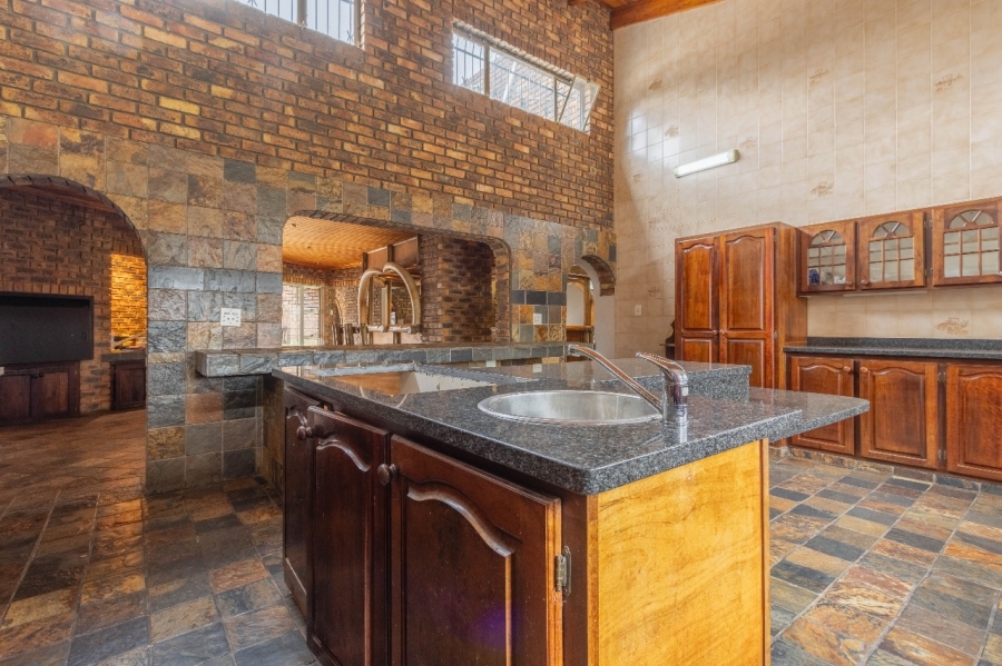 8 Bedroom Property for Sale in Bredell Gauteng
