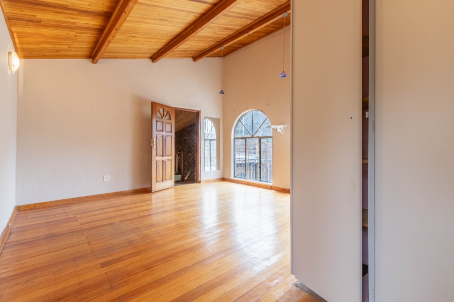8 Bedroom Property for Sale in Bredell Gauteng