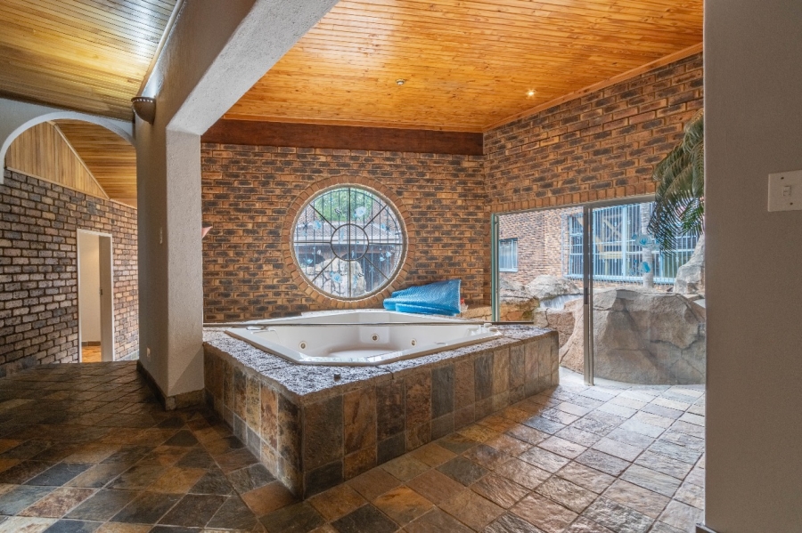 8 Bedroom Property for Sale in Bredell Gauteng