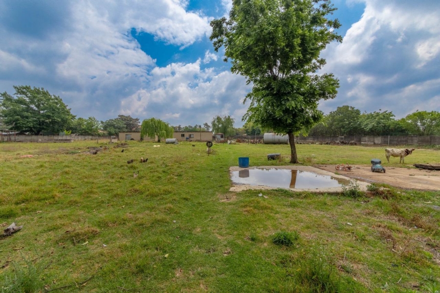 8 Bedroom Property for Sale in Bredell Gauteng