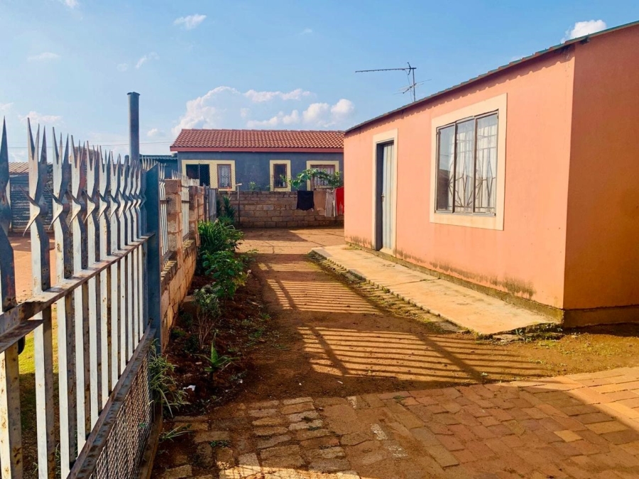 2 Bedroom Property for Sale in Daveyton Gauteng