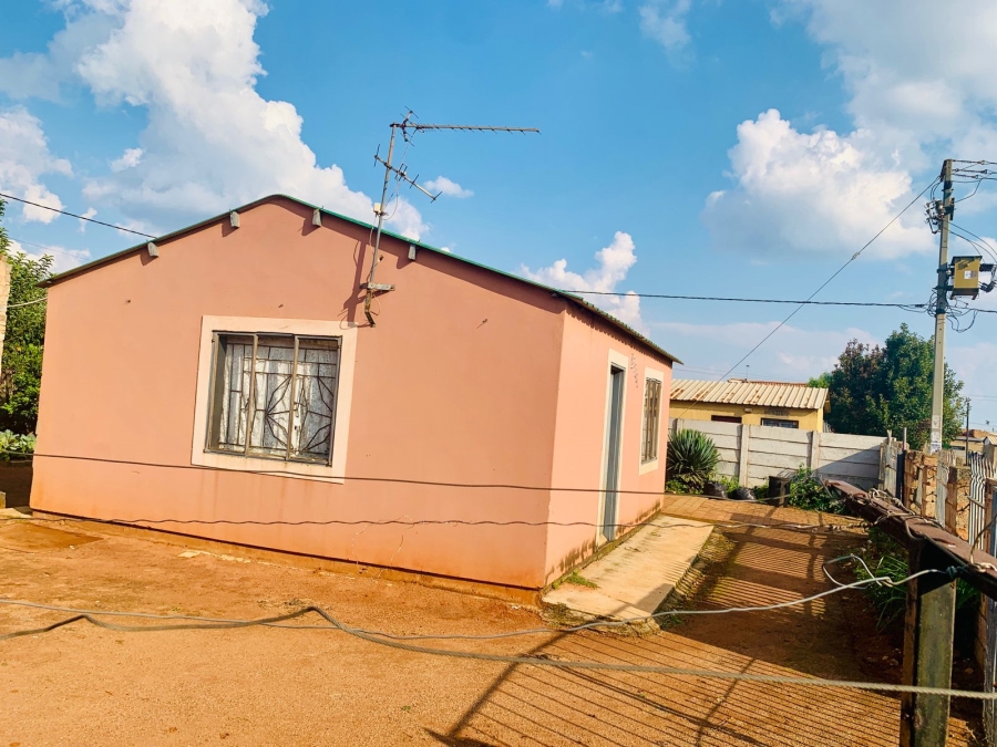 2 Bedroom Property for Sale in Daveyton Gauteng