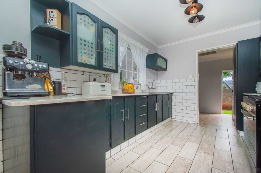 3 Bedroom Property for Sale in Roodekrans Gauteng