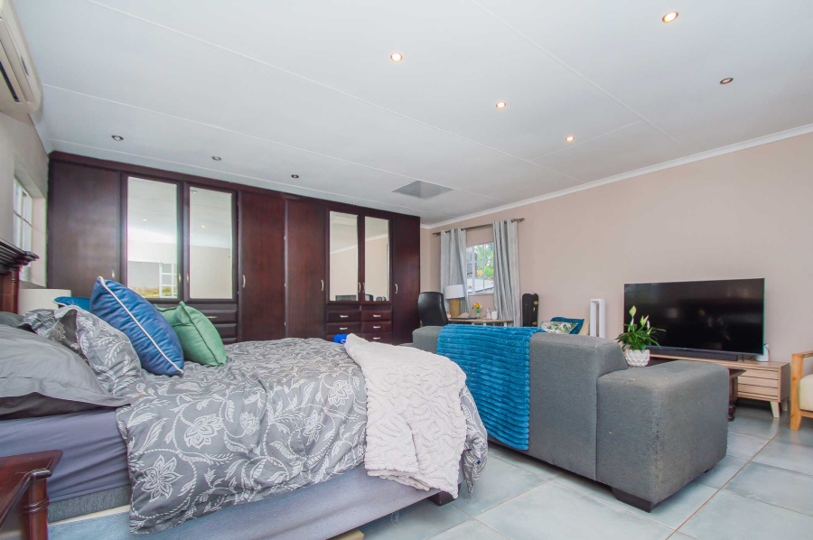 3 Bedroom Property for Sale in Roodekrans Gauteng