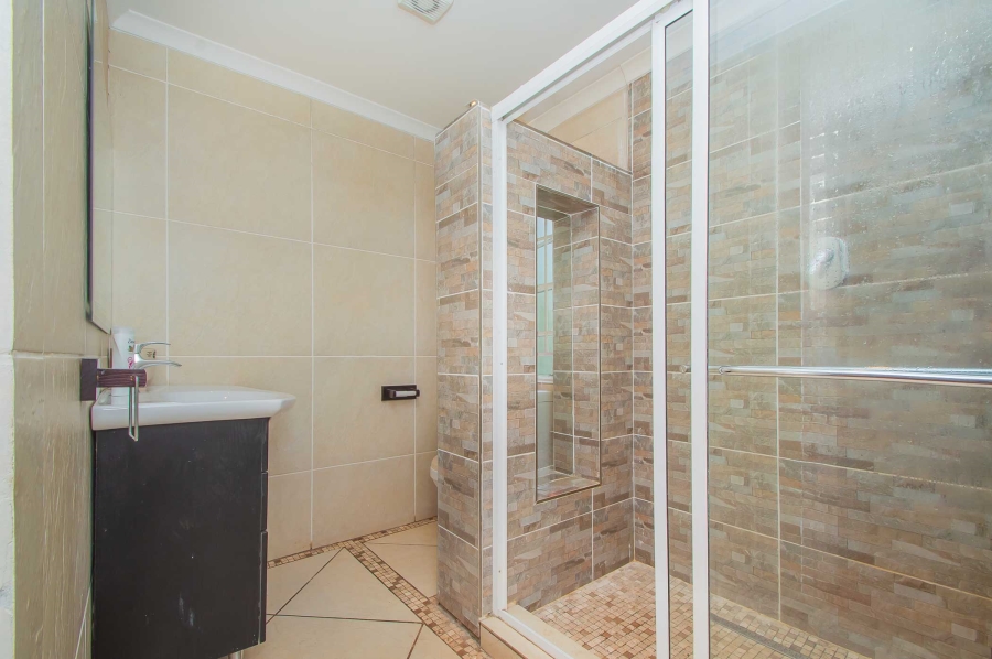 3 Bedroom Property for Sale in Roodekrans Gauteng