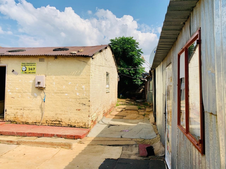 2 Bedroom Property for Sale in Daveyton Gauteng