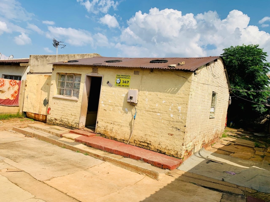 2 Bedroom Property for Sale in Daveyton Gauteng