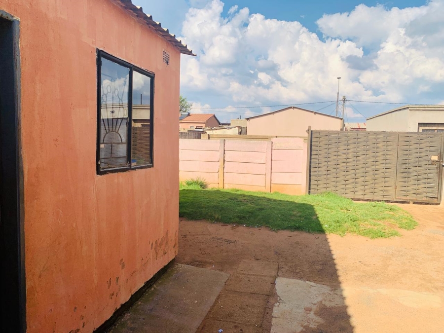 2 Bedroom Property for Sale in Daveyton Gauteng