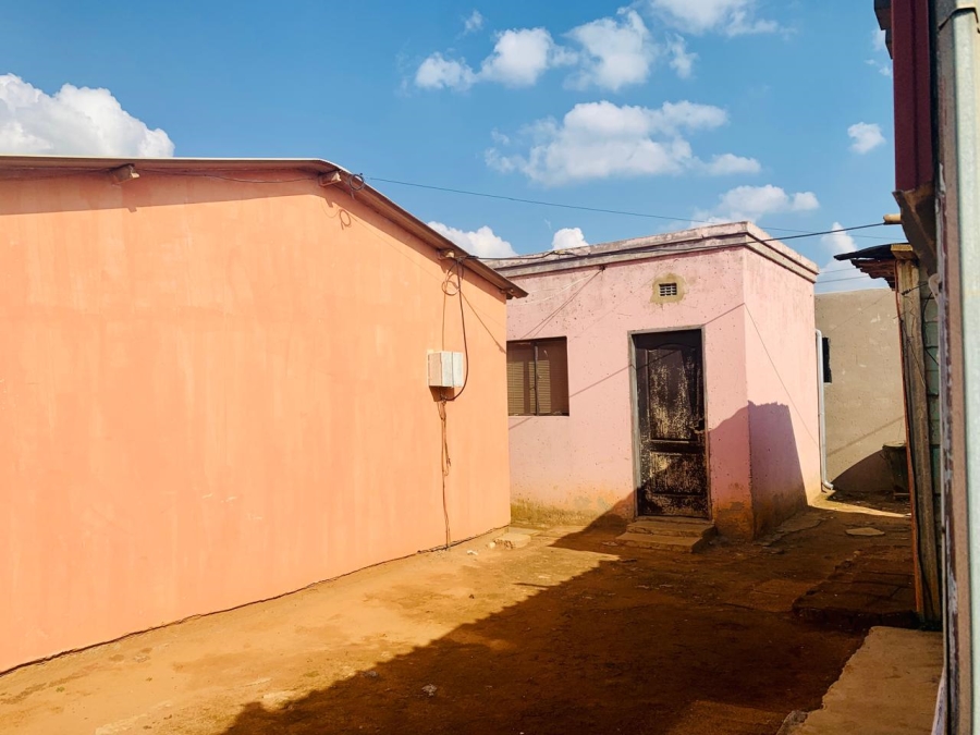 2 Bedroom Property for Sale in Daveyton Gauteng