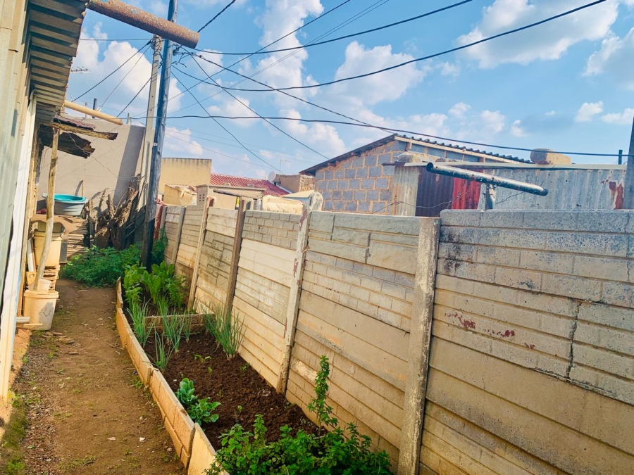 2 Bedroom Property for Sale in Daveyton Gauteng