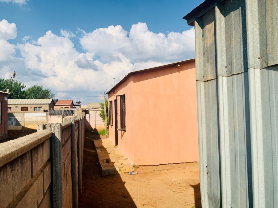 2 Bedroom Property for Sale in Daveyton Gauteng