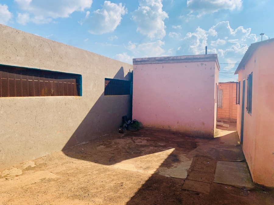 2 Bedroom Property for Sale in Daveyton Gauteng