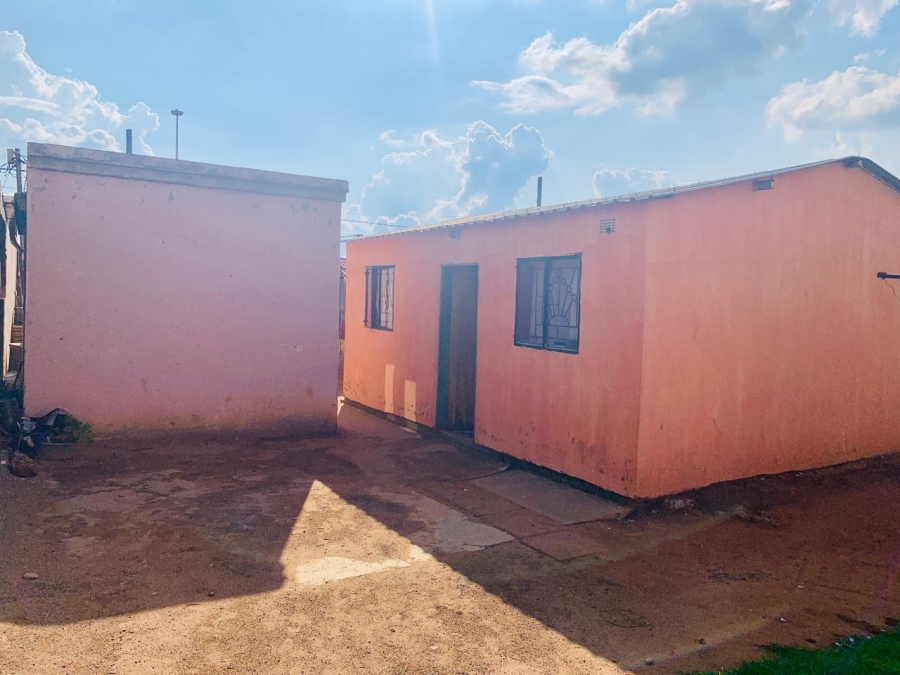 2 Bedroom Property for Sale in Daveyton Gauteng