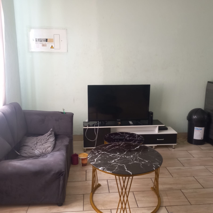 1 Bedroom Property for Sale in Elspark Gauteng