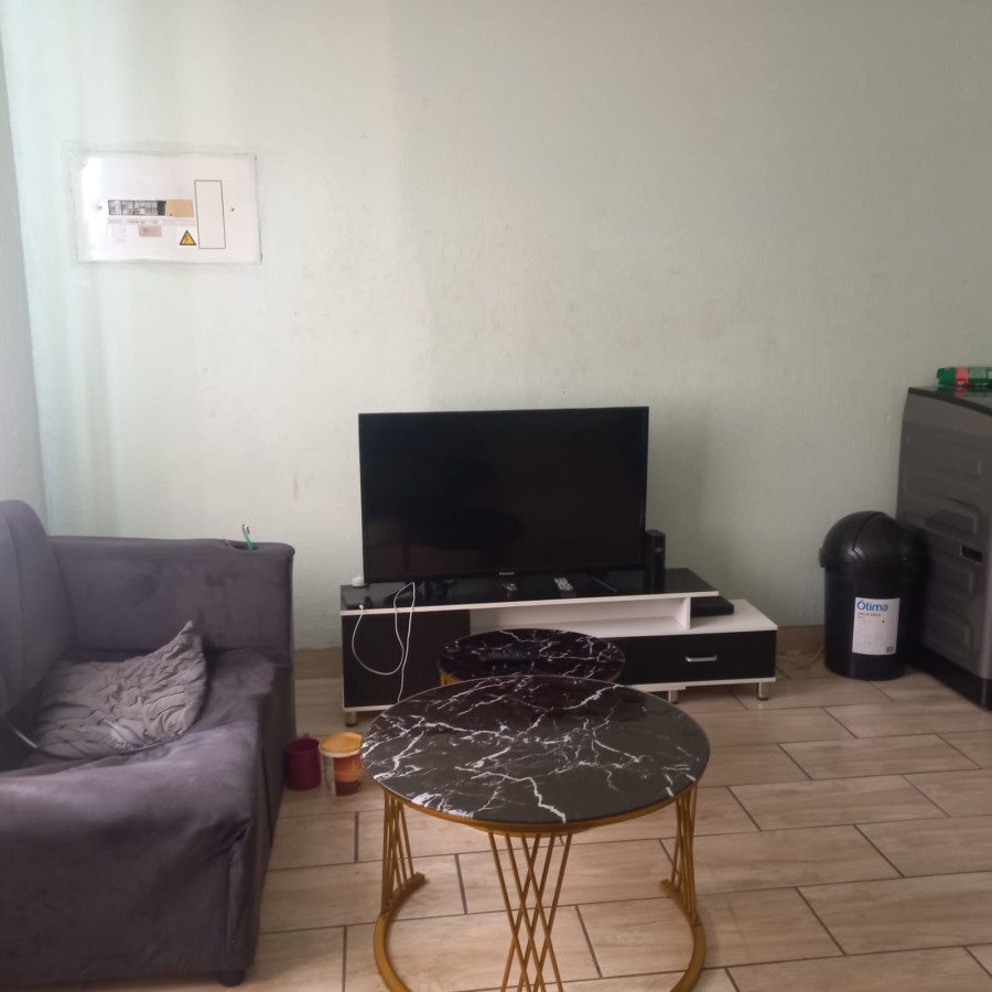 1 Bedroom Property for Sale in Elspark Gauteng