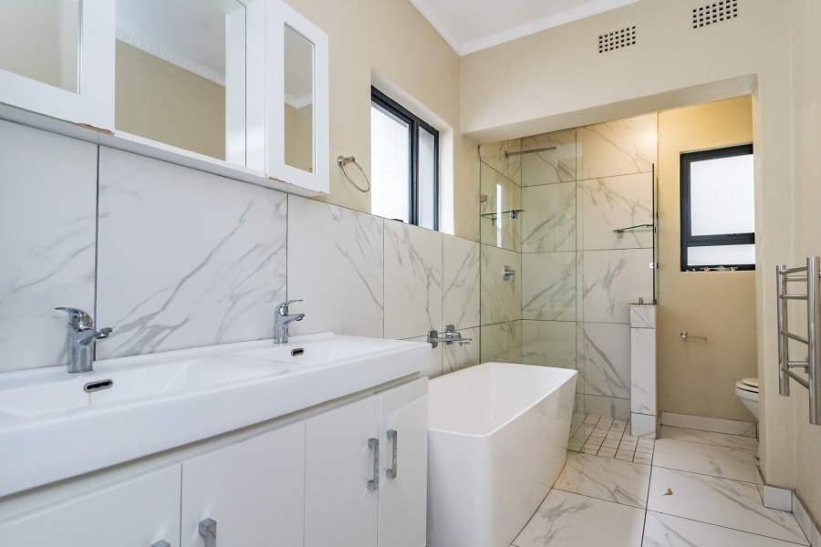 3 Bedroom Property for Sale in Parkmore Gauteng