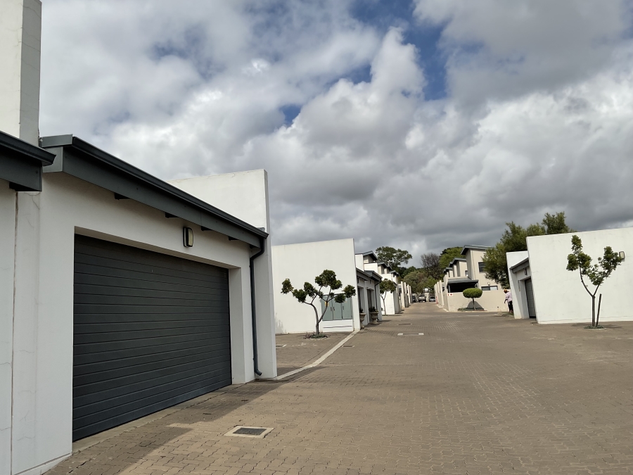 3 Bedroom Property for Sale in Equestria Gauteng