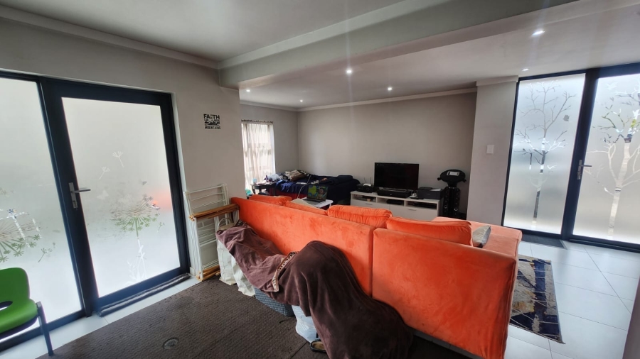 3 Bedroom Property for Sale in Equestria Gauteng