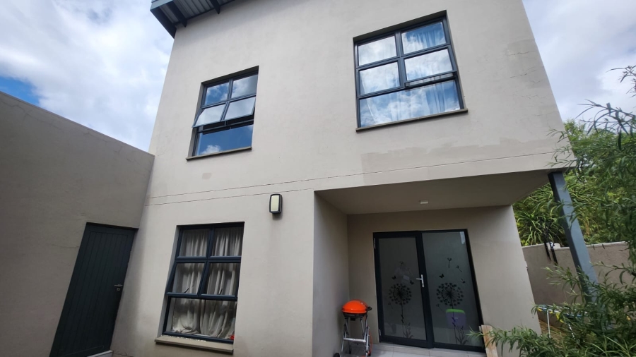 3 Bedroom Property for Sale in Equestria Gauteng