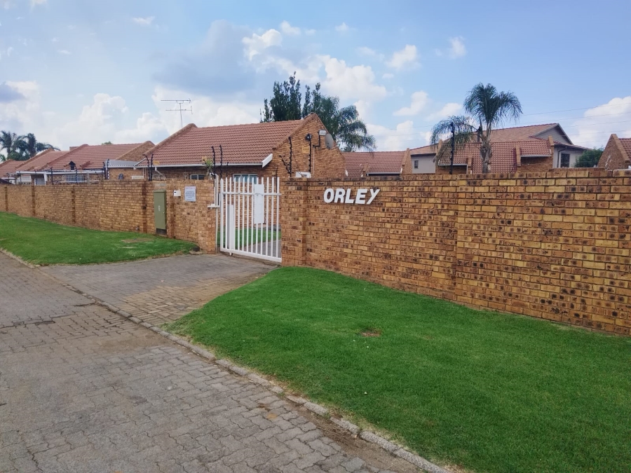 2 Bedroom Property for Sale in Pomona Gauteng